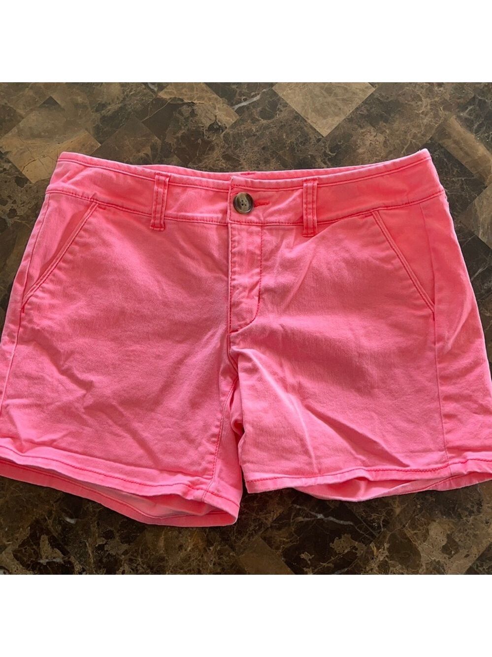 🥰 Super cute pink American Eagle shorts size 2 🔥